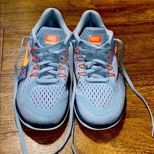 Nike Flex- tennis shoes